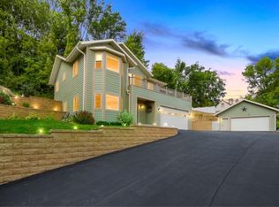 710 S 3rd St, La Crescent, MN 55947