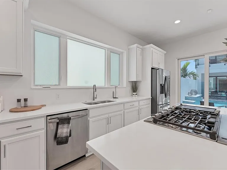 6028 Red Mangrove Ln — Photo 10