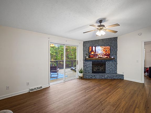 4th image of 2955 Lanier Ln