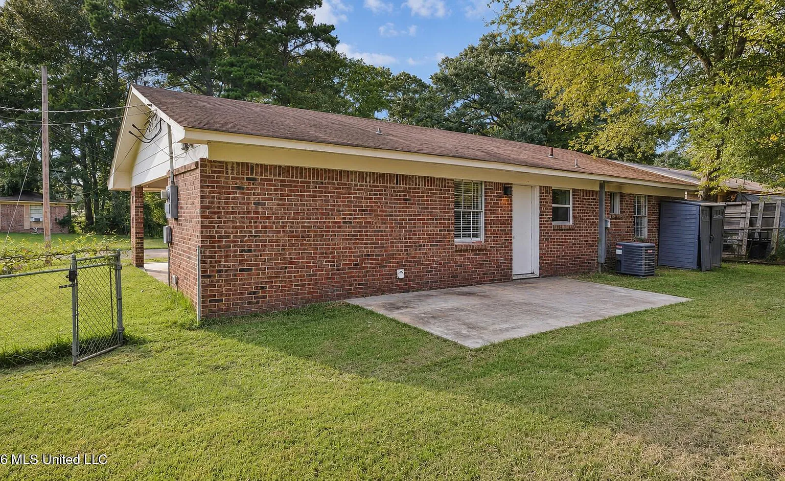 3 bed, 1.0 bath, 1107 sqft, $1,600 — Photo 3