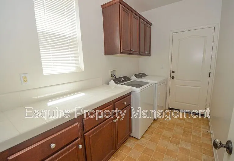 13735 Blue Ridge Way — Photo 31