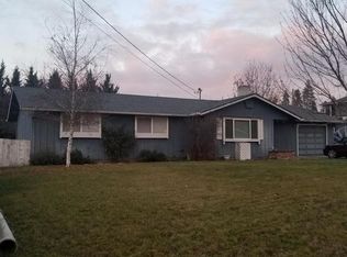 932 Mayfair Ln, Grants Pass, OR 97527