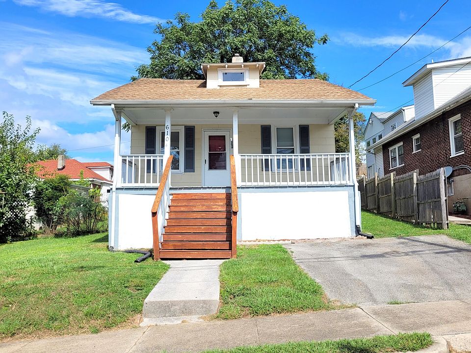 1st image of 610 Montrose Ave SE