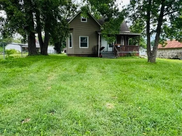 462 N Bond Street, Scottsburg, IN 47170