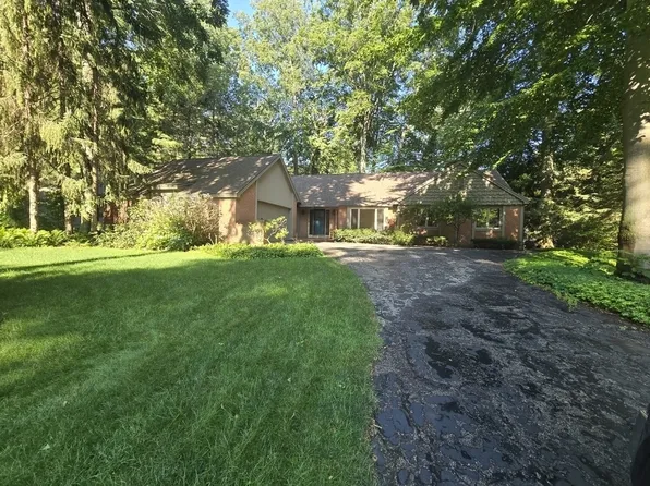 1268 Oakhampton Rd, Holland, MI 49424