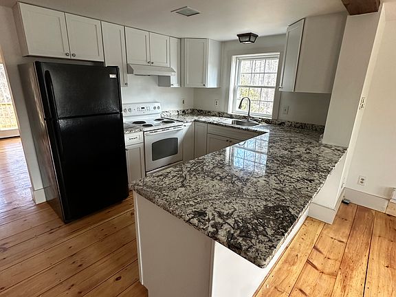 3rd image of 230 Fore Rd #A