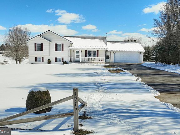 2nd image of 1975 Smith Station Rd