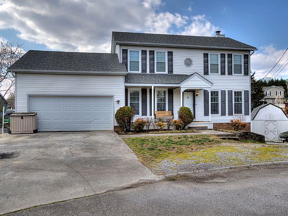 2nd image of 605 Blackburn Dr