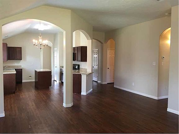 2nd image of 3911 Hawthorn Glen Ct