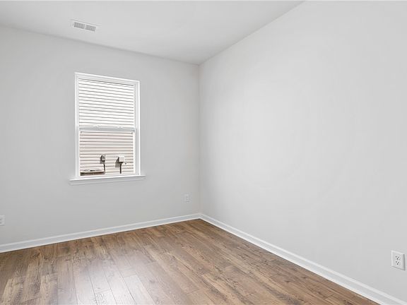 5th image of 325 Callerton Dr