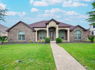 1017 Regal Bluff Ln, Desoto, TX 75115