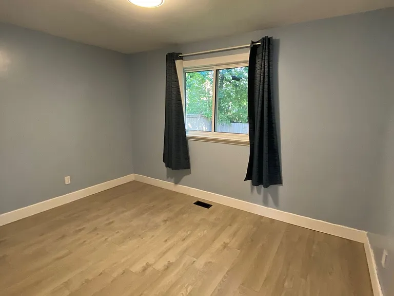 112 Walter Ave #MAIN — Photo 21