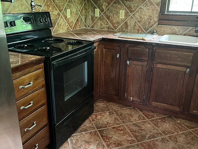 7183 Chandler Dr — Photo 10