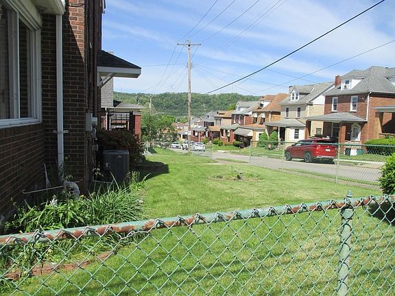 2nd image of 1499 Beaver Rd