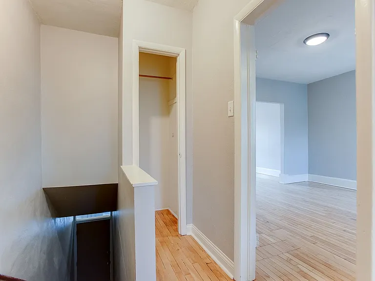 424 Smith — Photo 14