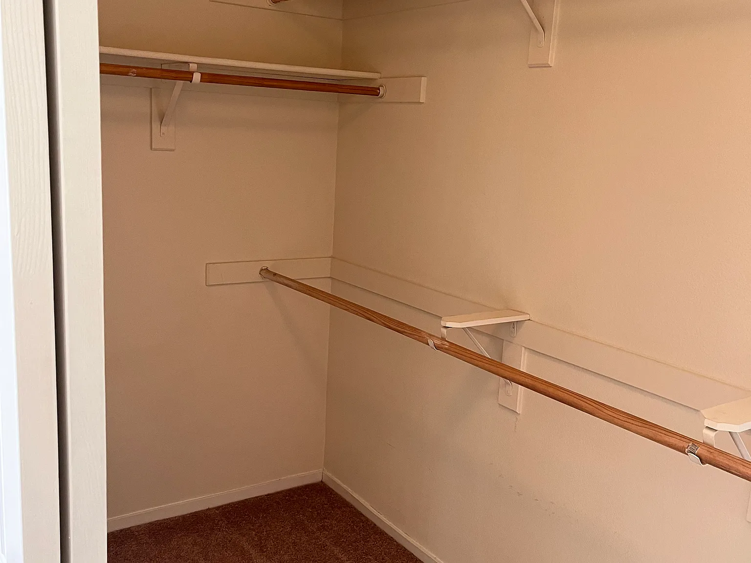 3 bed, 2.5 bath, 1408 sqft, $2,650 — Photo 3