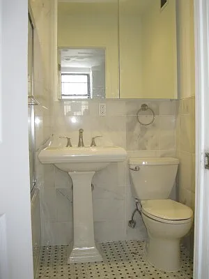 Rented by Tower Brokerage | media 37