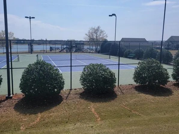 80 Lake Forest Blvd SW, Huntsville, AL 35824