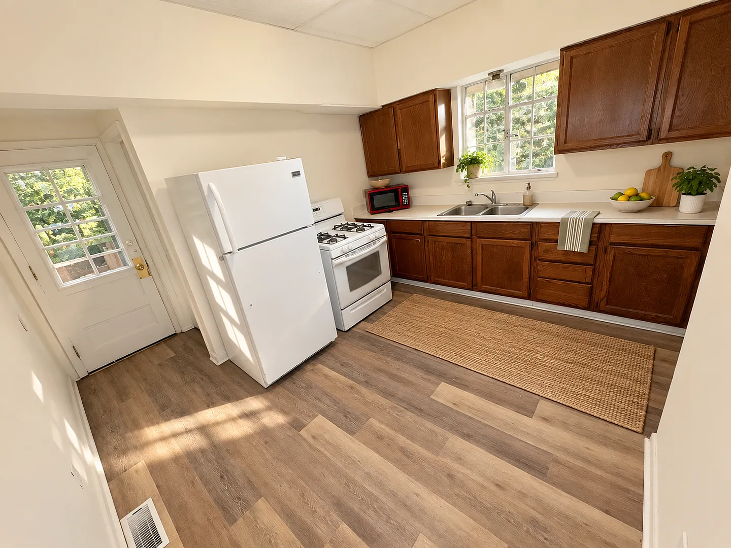 126 University Dr Kent OH 44240 RM7 .T2 — Photo 4