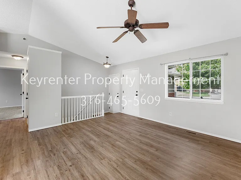 1610 E Summerwood St — Photo 14