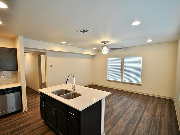 2nd image of 4322 Swiss Ave APT 1