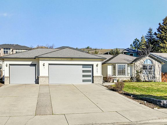 3rd image of 4661 Torrey Pines Dr