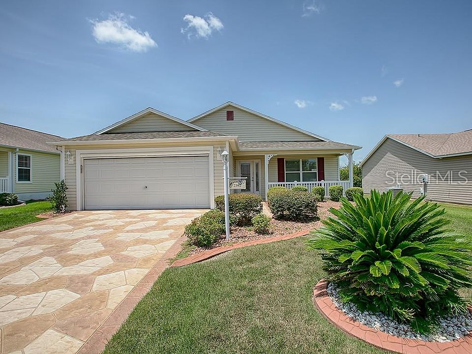 1st image of 2392 Carriage Hill Way