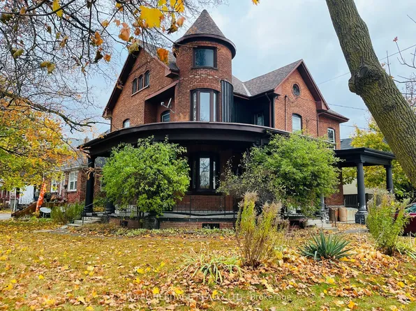 80 Bridge St W #4, Belleville, ON K8P 1J5