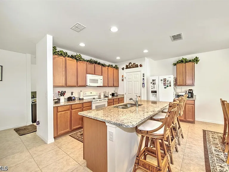 3200 Birch Tree Ln — Photo 11