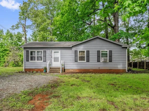 1606 Brannock Dr, Greensboro, NC 27406