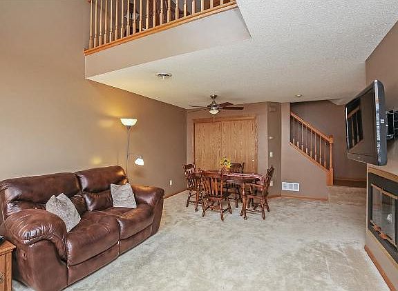 3rd image of 1937 Southcross Dr W