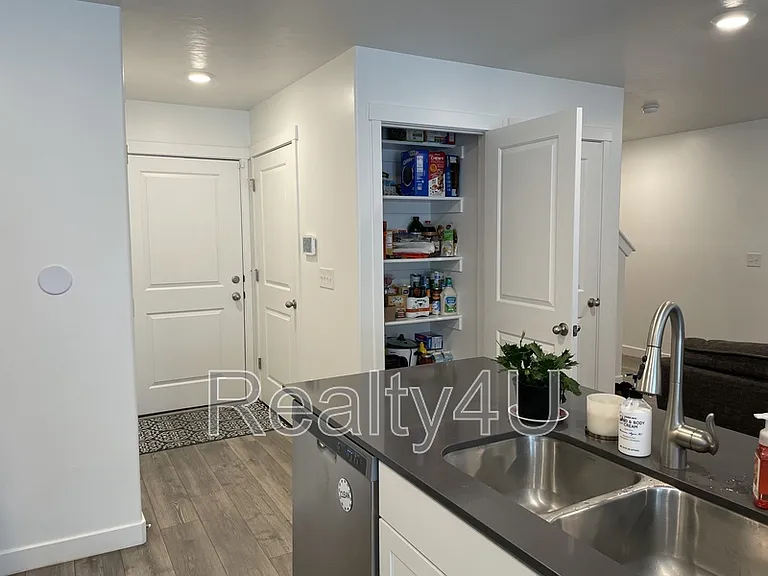 1088 E Waterway Ln #1 — Photo 7