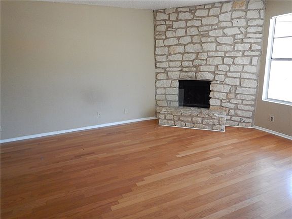 2nd image of 500 Algerita Dr APT D