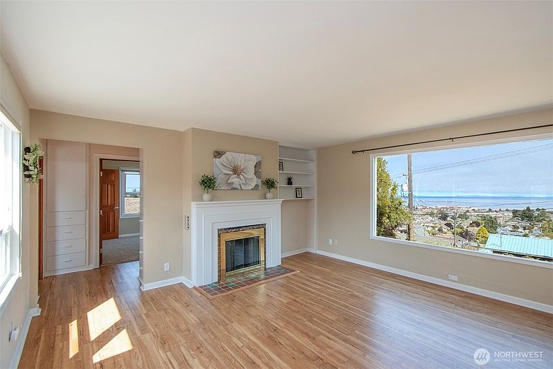 5th image of 1111 E Ninth Street