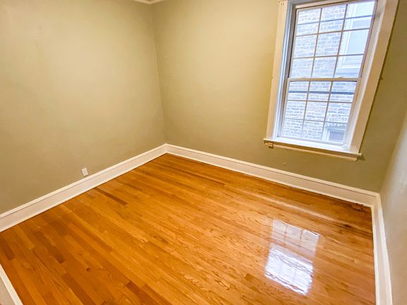 3rd image of 1312 W Winnemac Ave APT 1
