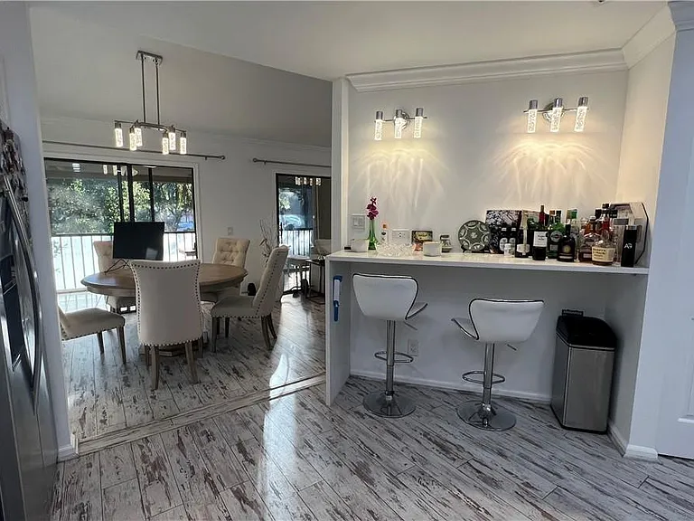 5580 Coach House Cir #F — Photo 9