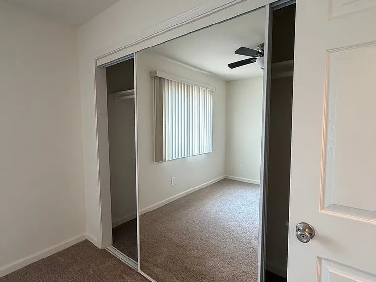 4539 Clairemont Dr — Photo 14