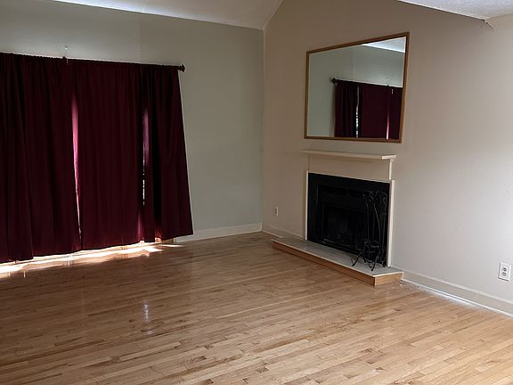 3rd image of 1701 Cumberland Valley Dr SE #1