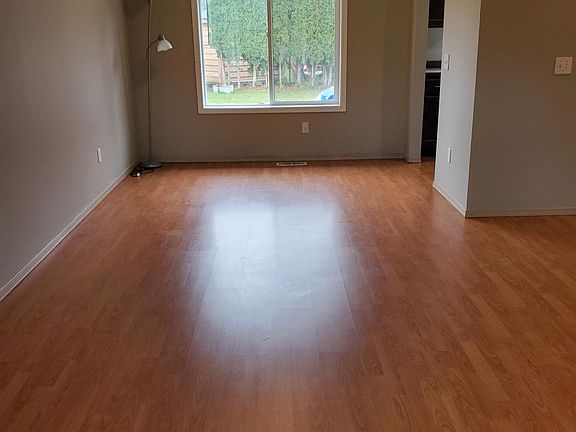 4th image of 13727 51st Ave NE