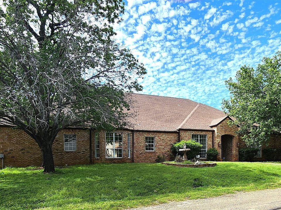 1st image of 150 Pinehurst Dr
