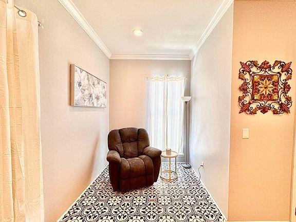 5th image of 1027 E Bienville Ave