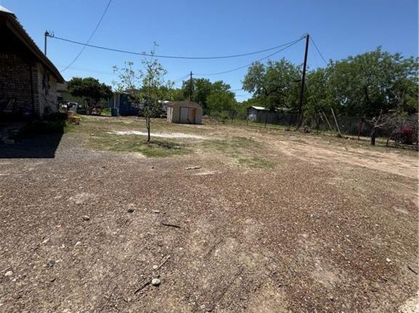 1106 E San Benito St, Rio Grande City, TX 78582