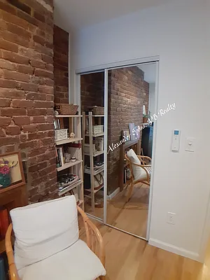 Rented by Vanderborgh Realty  | media 8