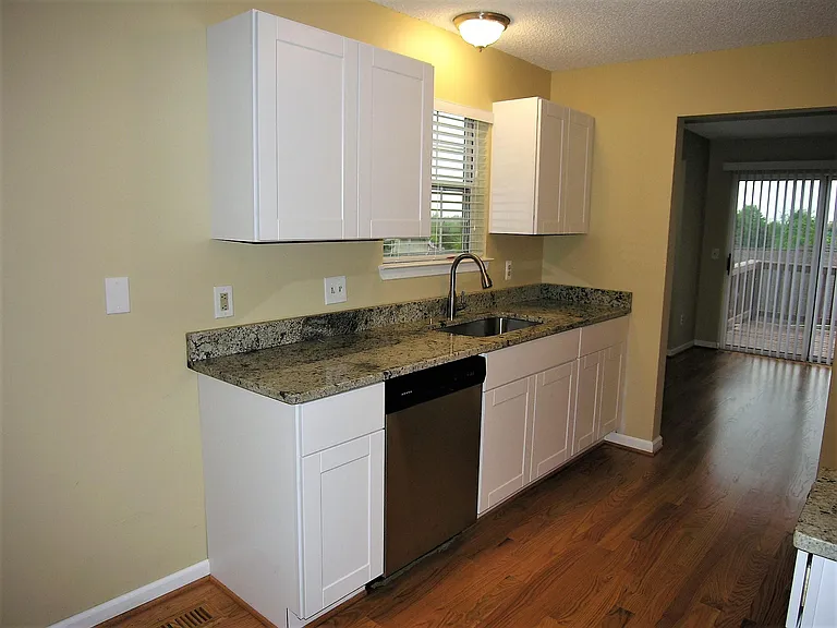 31109 Columbia Dr — Photo 10