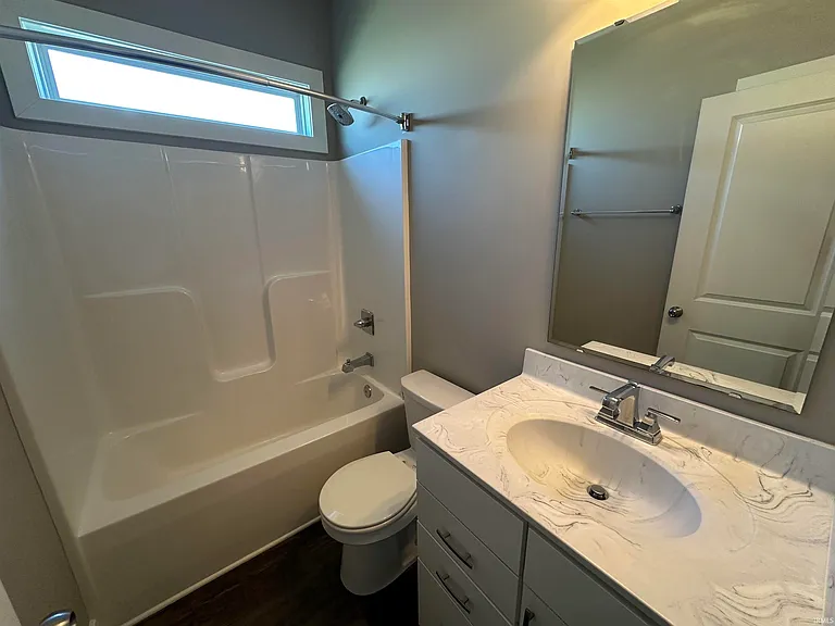 2331 Jamaica Ct — Photo 10