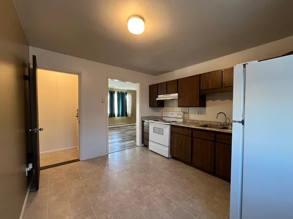 806 W Jackson Ave #410, Riverton, WY 82501