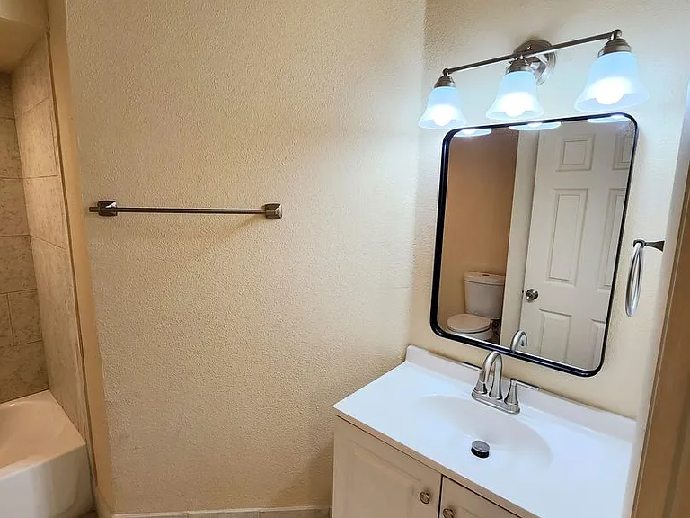 1217 La Fonda Dr — Photo 26