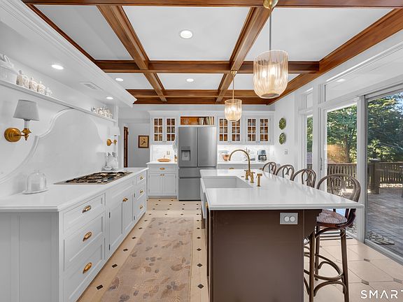 2nd image of 354 Pomfret Street