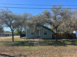 712 S Dibrell St, Orange Grove, TX 78372