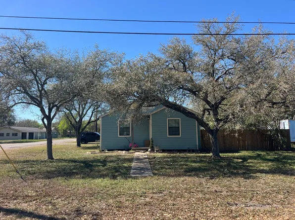 712 S Dibrell St, Orange Grove, TX 78372